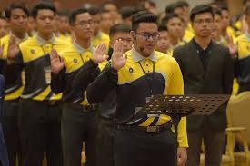 Sultan azlan shah university) terletak di bukit chandan, bandar diraja kuala kangsar, perak darul ridzuan. 918 Pelajar Baharu Mendaftar Di Unisza