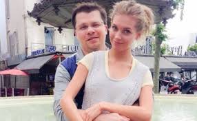 Впрочем, помимо данный событий в активе кристины и так много интересного имеется. Asmus I Harlamov Sbezhali Ot Dochki Vo Franciyu Tv Ua