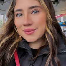 Esmeralda Solis (esmeraldasolis1104)