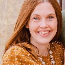 Debi King's Instagram, Twitter & Facebook