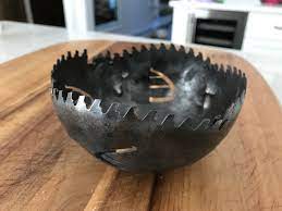 You can see more of lipi's razor blade sculptures, in addition to her collection of safety pin sculptures, on sundaram tagore gallery's website. Saw Blade Bowl Metal Sculpture Carvings I Forge Iron