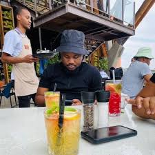 Lyle F Simons (@lyle_simons)