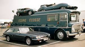 L'écosse (en anglais et en scots : Ecurie Ecosse Renntransporter Die Schottenpritsche Classic Driver Magazine