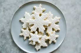 To freeze delicate frosted or decorated cookies, place in single layers in freezer containers and cover with waxed paper before adding another layer. 32 Make Ahead Christmas Cookies That Freeze Well Southern Living