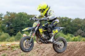 Wir bear­bei­ten kar­ten­be­stel­lun­gen täg­lich ab 17 uhr. Lars Weissensee Posts Facebook