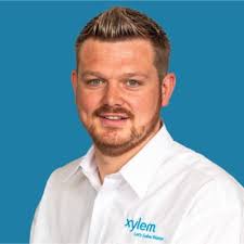 I'm excited to share that I've officially graduated from the University of  Exeter 🎓🎉