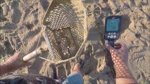 Where to use metal detectors? Beach Metal Detecting California 7 6 18 Youtube
