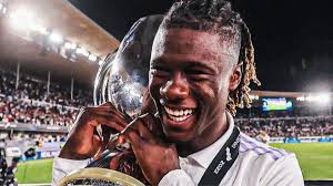 Un trabajo impecable! Nelson Granados, el hondureño que remodeló el jardín  del jugador del Real Madrid