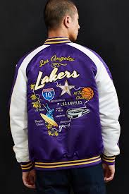 50 ergebnisse für lakers jacket. Starter Black Label Uo Nba Los Angeles Lakers Souvenir Jacket Urban Outfitters