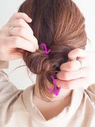 ギブソンタックのヘアアレンジのやり方 シンプルな簡単まとめ髪 ヘアアレンジ 簡単 まとめ髪 簡単 ヘアアレンジ