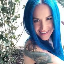 One of the true meanings of metal?be yourself, never change for anyone.  Alissa Gluz 'Bluequeen' 10 yrs after photo!!