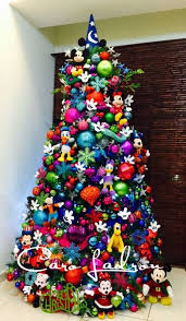 40 Christmas Tree Decorating Ideas To Copy Society19 Uk Mickey Mouse Christmas Tree Disney Christmas Decorations Christmas Trees For Kids