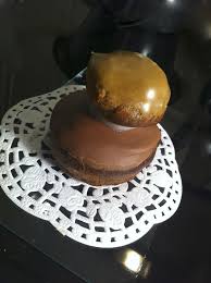 Religieuses Chocolat Caramel Aux Deux Cremes Food Desserts Food Drink
