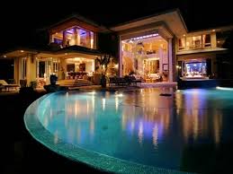 Maison Bill Gates Les Trouvailles De Florelle Luxury Pool House House In The Woods Tiger Woods House