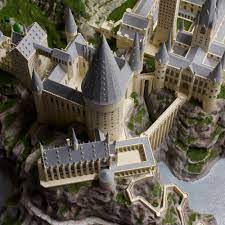 This massive set features the great hall, the defense against the dark arts classroom, the chessboard chamber, the room of requiremen Skrimarket
