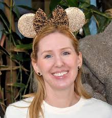 Um...have ya'll seen the new trash cans at EPCOT?! 🌞 These new smart trash  cans are solar-powered, compact trash to save space, and even alert Cast  Members when they're full. ♻️ It's