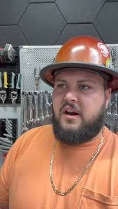 Kelvin Beasley's Instagram, Twitter & Facebook