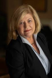 Melissa Burch's Instagram, Twitter & Facebook