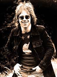 Hey do you know of anyone who has the sheet music to elton john's social disease? Elton John In Concert At Fillmore West 1970 Past Daily Backstage Weekend Past Daily News History Music And An Enormous Sound Archive