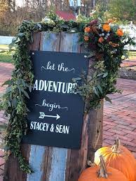 Maybe you would like to learn more about one of these? Fall Wedding Sandwich Board Garland Made With Ranunculus Ilex Berry Silver Brunia Berry Hanging Pepper Be Wedding Flower Design Native Garden Garden Center