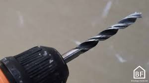 Prépercez les tasseaux tous les 40 cm ou 50cm ou 60 cm selon la section. Comment Percer Du Placo Tout Les Details Bricolage Facile