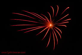 Par contre, rappelons que l'usage de feux d'artifice et les feux à ciel ouvert, incluant en bordure des berges, sont interdits en tout temps. Photos De Feux D Artifice Photographies De Spectacles Pyrotechniques