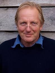 Very very exciting books — SAM LLEWELLYN