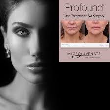 Donna Messenger's Instagram, Twitter & Facebook