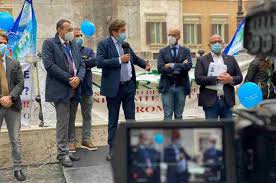 Il viceministro della salute pierpaolo sileri è da alcuni giorni sotto tutela a seguito di pressioni per tentativi di corruzione e. Sileri In Piazza Con Gli Infermieri Impegno Concreto Per Incremento Salari
