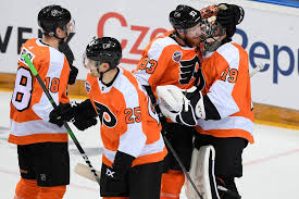 Ryšavý křídelník z philadelphie nosil céčko také na turnajích v letech 2017 a 2019, medaile se ale ani jednou nedočkal. Konecny Powers Flyers Past Blackhawks 4 3 In Prague