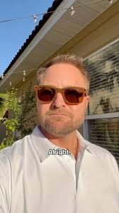 🥂 Cheers to this beautiful Friday!