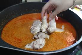 Soto ayam bening mempunyai cita rasa enak dan lumayan lezat. Kuah Kacang Dengan Ayam Istimewa Versi Yang Lebih Sedap Azie Kitchen