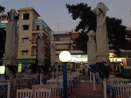 1937 ιδιοκτησια:αδελφοι παπαζογλου πληροφοριεσ ο θερινός φοίβος χτίστηκε το 1937, στο ελεύθερο χώρο πίσω από το παντοπωλείο των αδελφών κώστα και παντελή παπάζογλου στην πλατεία περιστερίου. The 10 Best Restaurants In Edipsos Updated August 2021 Tripadvisor