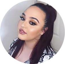 Karen Trombetta's Instagram, Twitter & Facebook