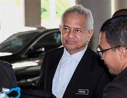 Kes rasuah terowong bawah laut lim guan eng, kes semburit azmin ali, dan kes sodomi anwar ibrahim. Ec Members Quit To Frustrate Tribunal Probe Says Ag The Star