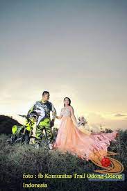 Ingin mempercantik tampilan kamar ataupun ruangan lain di dalam rumahmu, tanpa harus mengeluarkan biaya banyak? Gagasan Untuk Prewed Pake Lampu Tumblr Gallery Pre Wedding
