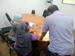 Dengan berkuatkuasanya akta pembangunan kemahiran kebangsaan 2006 (akta 652), semua penyedia latihan kemahiran yang diluluskan oleh jabatan pembangunan kemahiran (jpk), kementerian sumber manusia sebagai pusat bertauliah sistem pentauliahan, sistem latihan dual nasional (sldn) dan pengiktirafan pencapaian terdahulu (ppt) adalah tertakluk kepada. Notis Jabatan Pembangunan Kemahiran Mengelirukan Pelajar Ibu Bapa