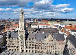 Munchen Altstadt Blick Uber Munchen Frauenkirche Rathaus Calvendo Werbung Https Www Amazon De E B07kpch7t6 Rathaus Altstadt Munchen