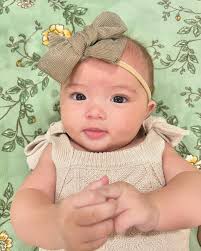 NEW ACCESSORIES! We are FALLin 🍂 in Love with these new bows and hair  clips! Perfect for those cozy outfits Tap to shop 🛍 bow hair clip || gold daisy  bow hair