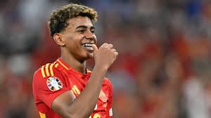 Lamine Yamal celebra su cumpleaños 17 con la mira puesta en el título de la  Euro 2024 - AS USA