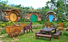 Rumah hobbit paraland resort / liburan hit ke rumah hobbit semut ireng transport : 5 Rumah Hobbit Terkeren Di Dunia Persis Di Dongeng