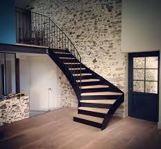 Epingle Par Metallerie E C Blanloeil Sur Nos Realisations Idees Escalier Escalier Metallique Escalier