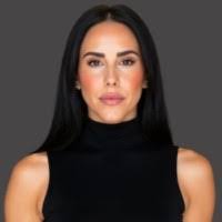 Agnes Ashley's Instagram, Twitter & Facebook