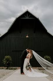 Guests will have a unique christmas experience like no other by providing an array of pop up shops with vendors dressed in olde english period costumes, christmas carolers, delicious eats & treats, plus… the real. The Barn At Snider Farms Reception Venues The Knot