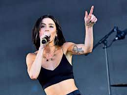 Der videoclip zu can´t wait until tonight von max mutzke. So Emotional Spricht Lena Uber Die Trennung Von Freund Max