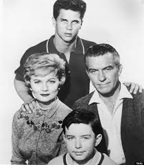 Beaumont is best known for his portrayals of ward cleaver on the television series leave it to beaver, originally broadcast for faster navigation, this iframe is preloading the wikiwand page for hugh beaumont. This Is What The Leave It To Beaver Cast Looks Like 56 Years Later Huffpost