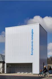 Owned and operated by michael weidner, a midlothian native with 18+ years of experience in the woodworking and architectural millwork industry, radhaus kabinett co. Radhaus Bahnhof Ravensburg Stadt Ravensburg