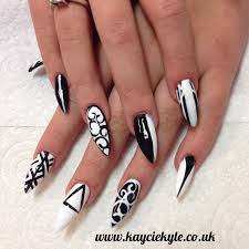 Black And White Striped Nails Coffin Pin By Shantel Guzman On Nail Art Striped Nails Nail Drawing Fashion Nails