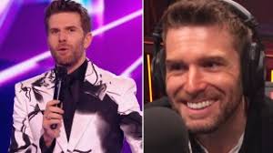 Hugh Scully dead at 72: Former Antiques Roadshow presenter dies at his  Cornwall home