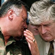 Der frühere bosnische serbenführer karadzic und sein einstiger. Ratko Mladic Jagd Auf Karadzics Vollstrecker Focus Online